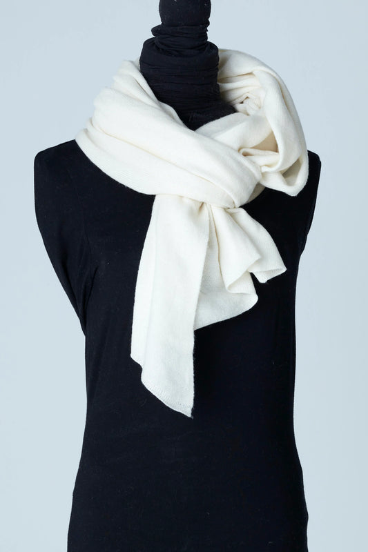 Off white kashmir halsduk i 100% cashmere, 200x65 cm för stil och elegans.