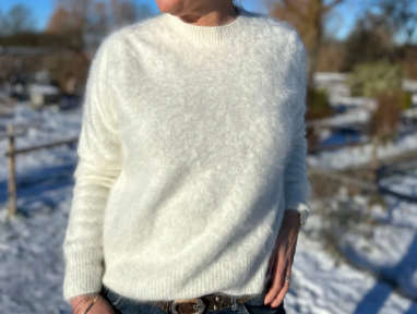 Vit fluffig tröja dam