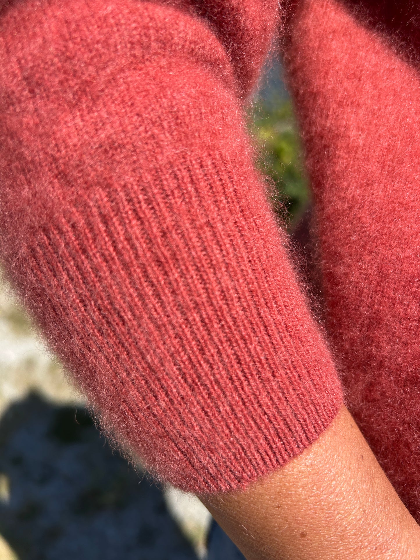 Nyhet! Borstad Kashmirtröja V-Neck - Madeleine