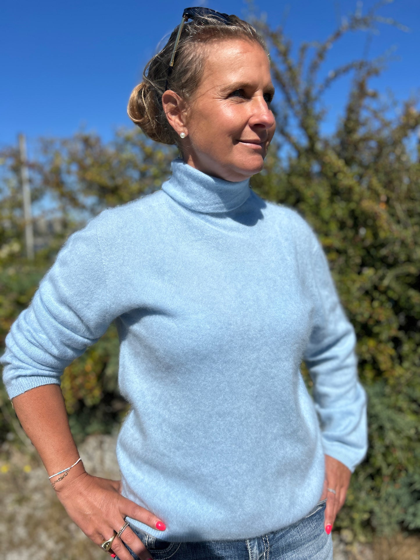 Kashmir polo dam turtleneck i ljusblå