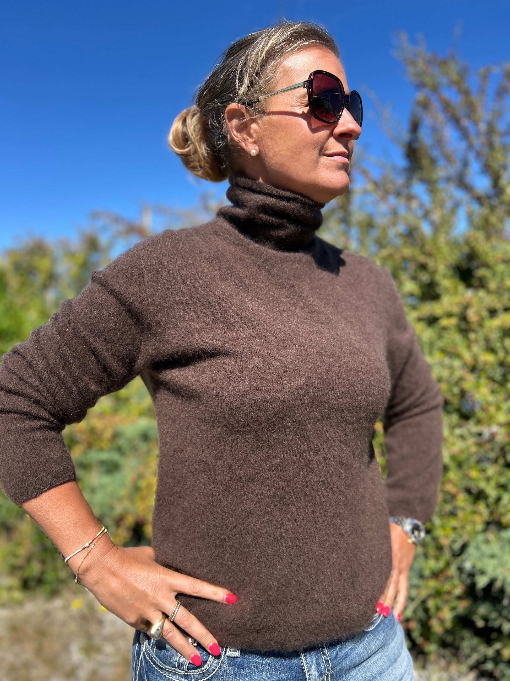 Kashmir polo dam turtleneck i mörkbrun