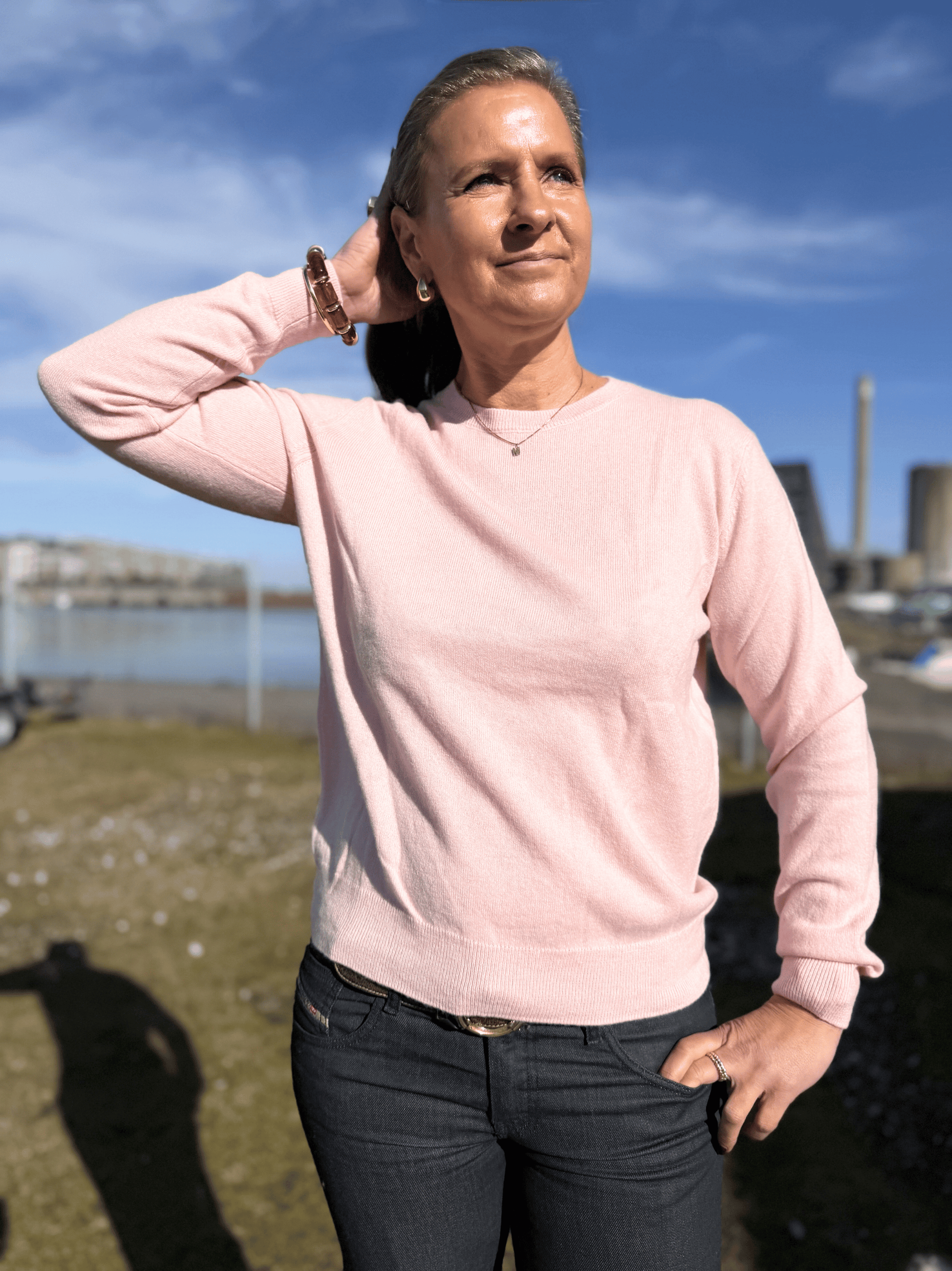 Rosa kashmirtröja för dam med rund hals