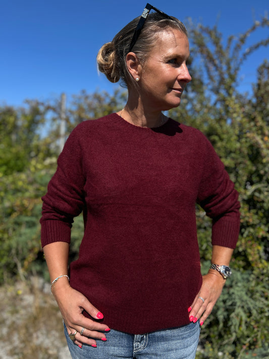 Kashmirtröja dam rund hals vinröd